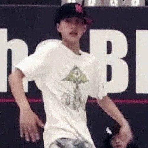 娱乐吃瓜王一博是谁啊